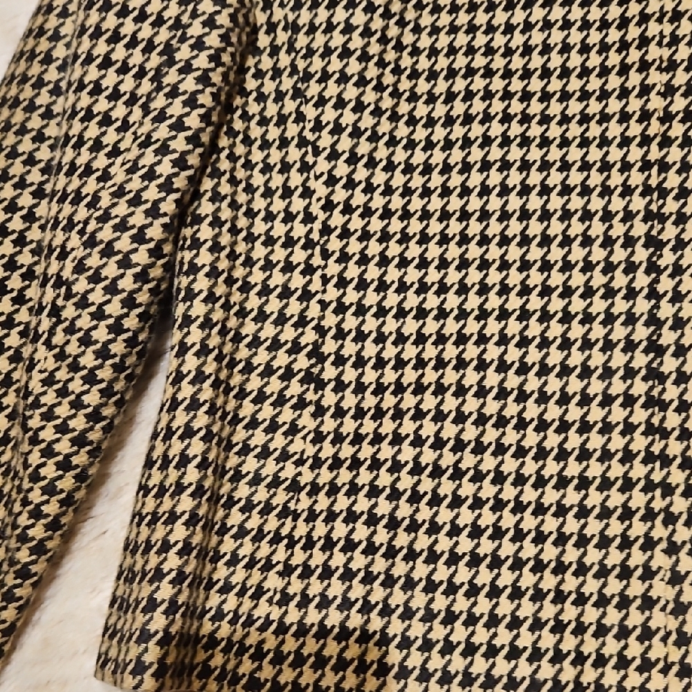 Houndstooth Patterned Jacket with Black Trim - image 11
